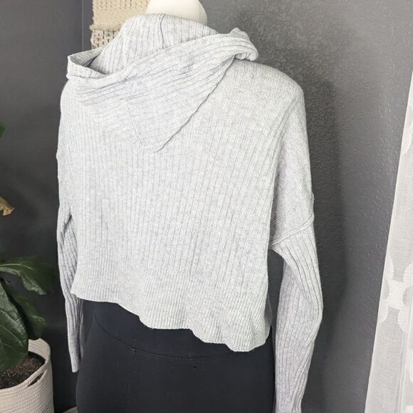 Aerie Offline Cropped Gray Sweater - Picture 3 of 7